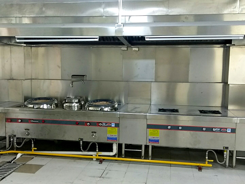 工廠廚房工程--燃油熱水鍋爐的特點